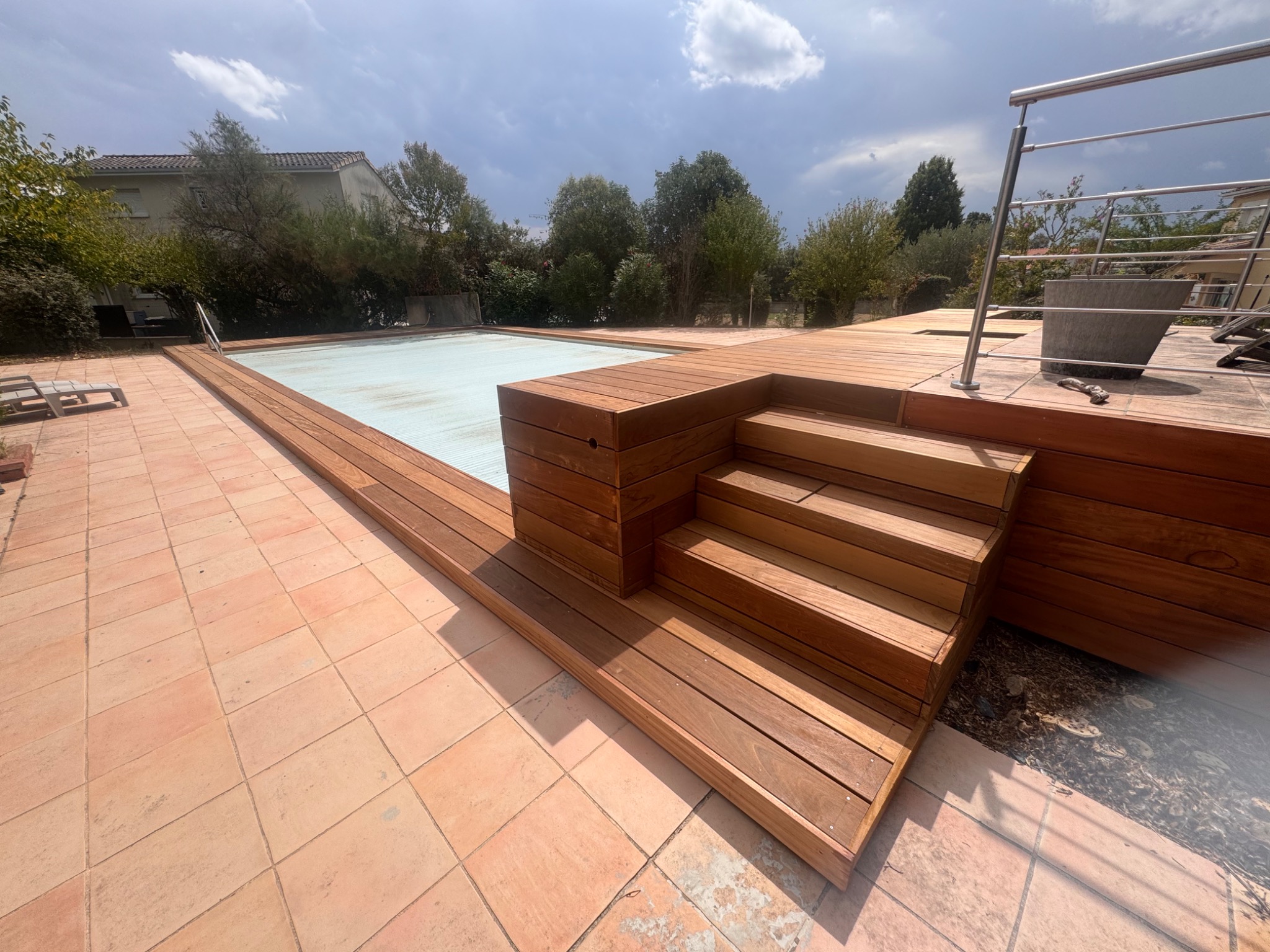 Rénovation complète d'une piscine et de sa terrasse bois